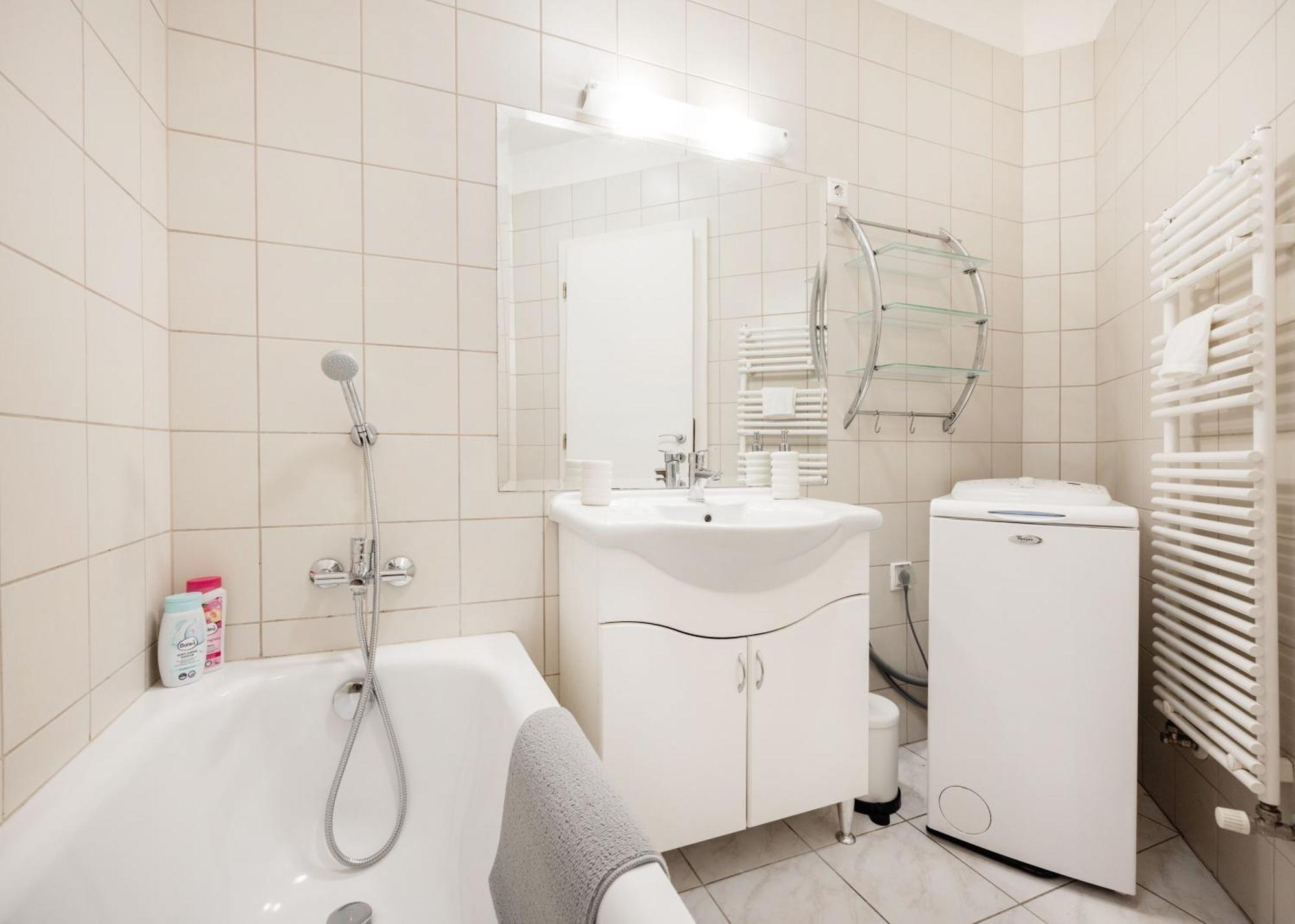 Bright And Central Apartment With Balcony Budapest Eksteriør bilde